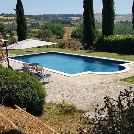 Daire In Campagna Con Piscina A *