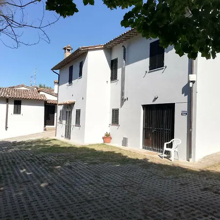 In Campagna Con Piscina A * Todi