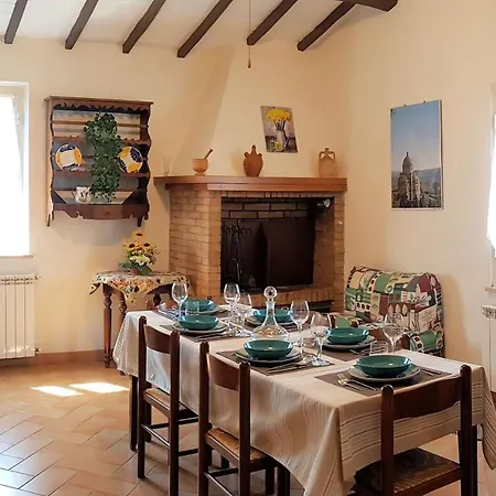 In Campagna Con Piscina A * Todi