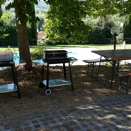 In Campagna Con Piscina A Todi