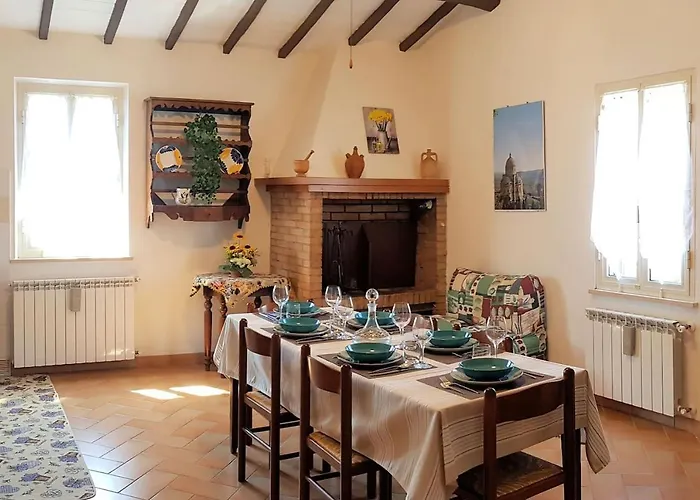 In Campagna Con Piscina A * Todi