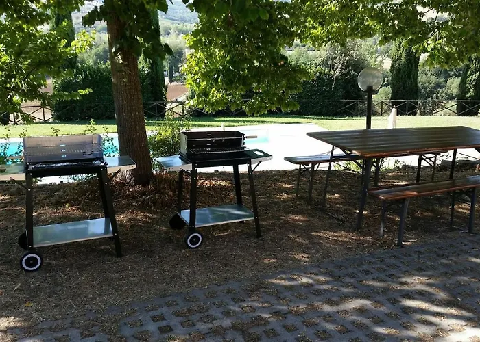 In Campagna Con Piscina A Todi